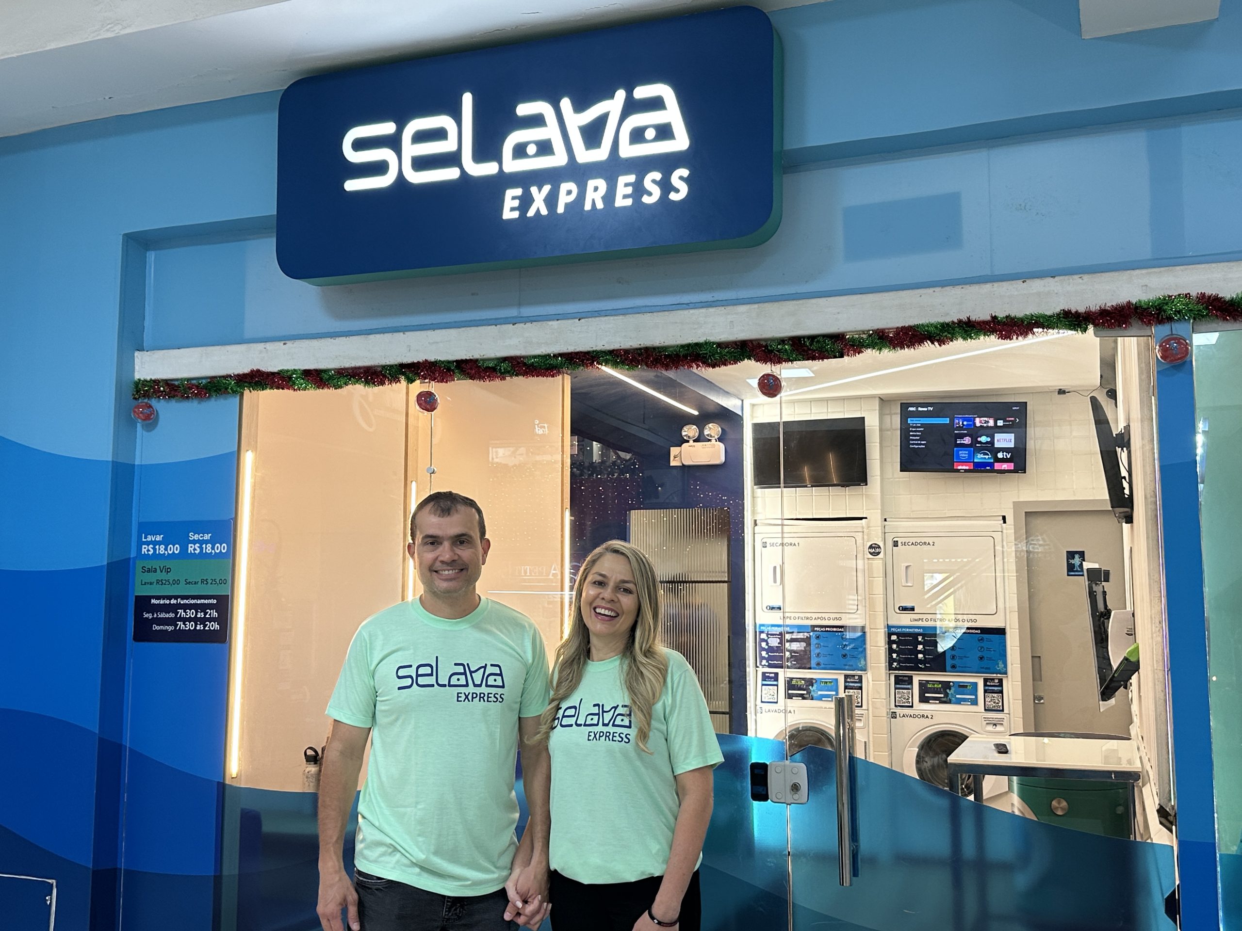 Com soluções voltadas à inovação e ao desenvolvimento empresarial, o Sebraetec apoia empreendedores na formatação de franquias, tornando a expansão das marcas mais organizada, segura e competitiva.